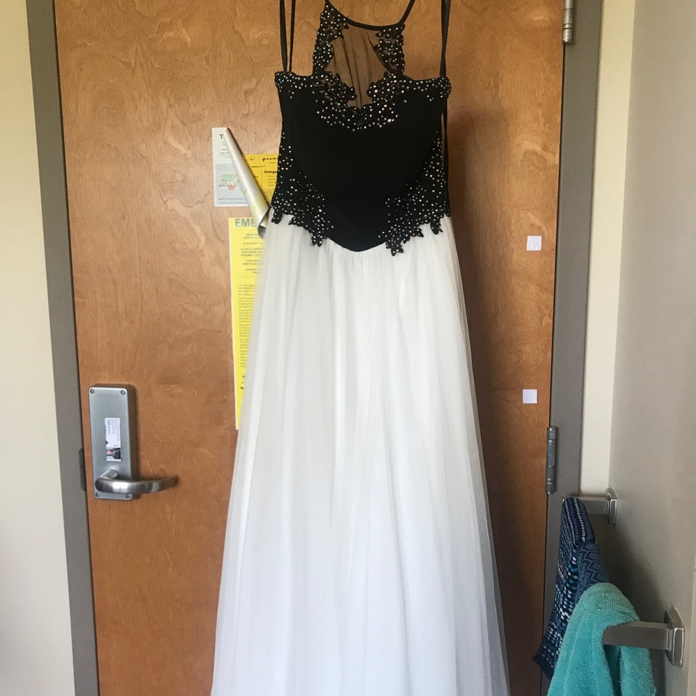 Black and White halter top Prom Dress